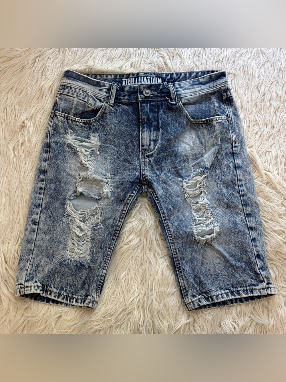 Trillnation Jean Shorts Men’s Size 32 Distressed Denim Low Rise Skinny Jorts